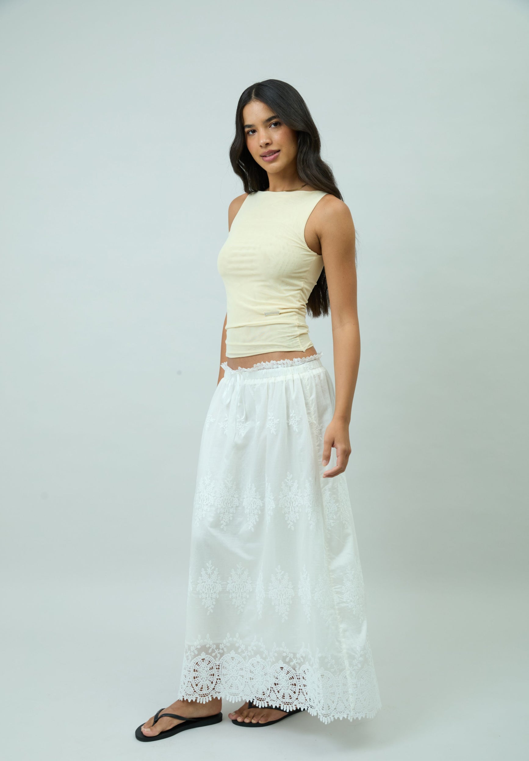 BUTTER SLEEVELESS DOUBLE LAYER TOP