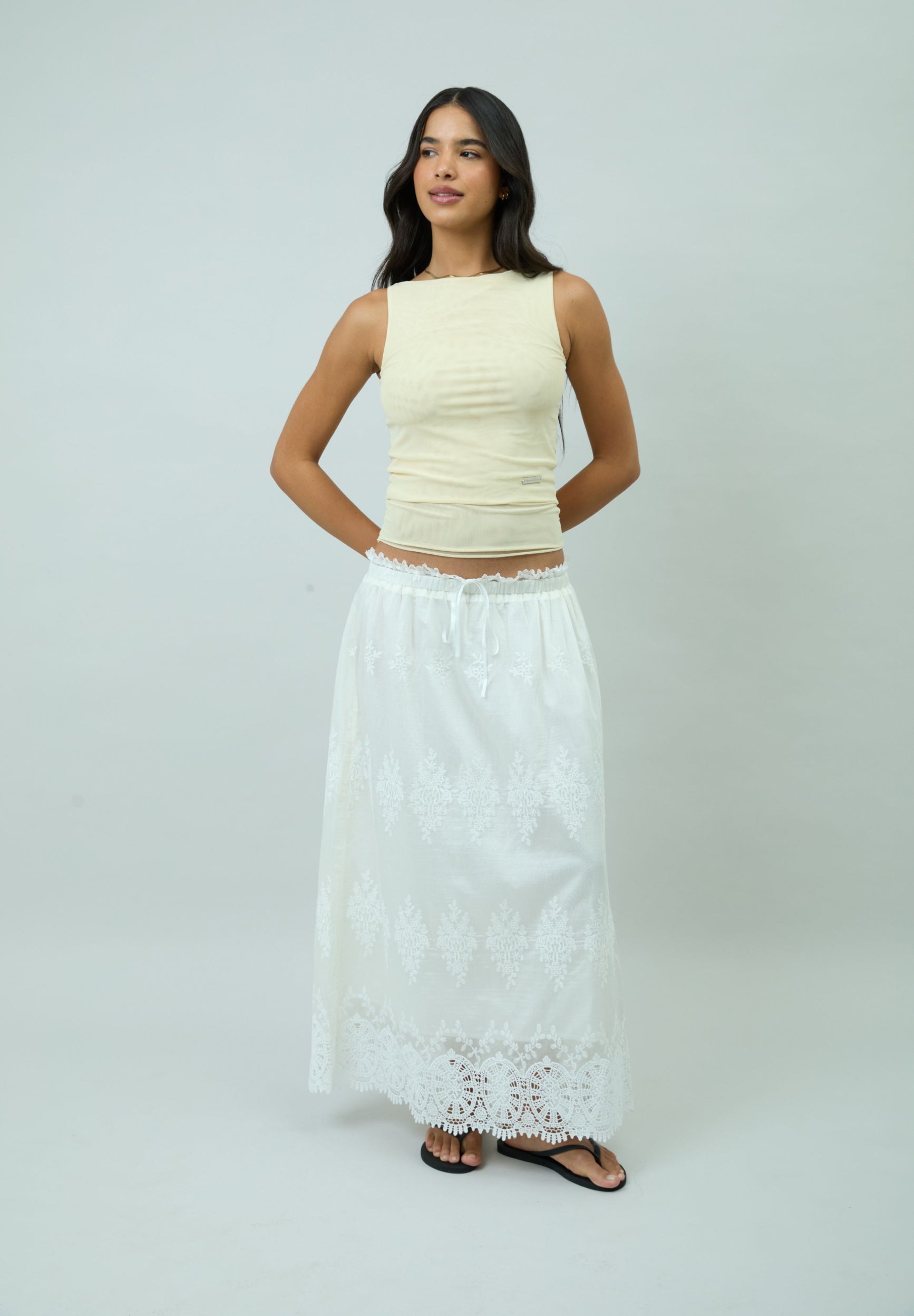 BUTTER SLEEVELESS DOUBLE LAYER TOP